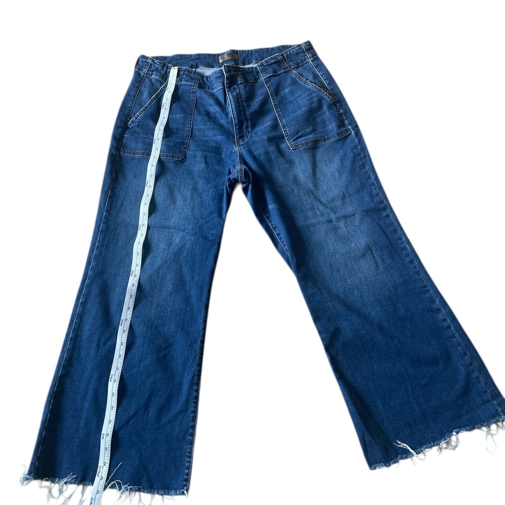 Kut from the Kloth Dark Blue Flare Jeans - Picture 5 of 6